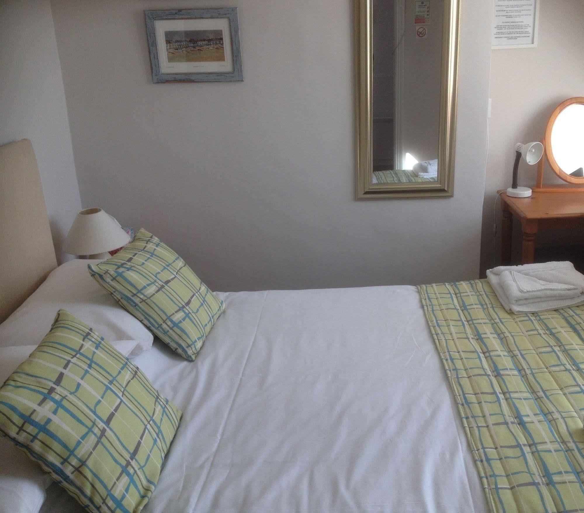 איסטבורן By The Sea Bed And Breakfast מראה חיצוני תמונה