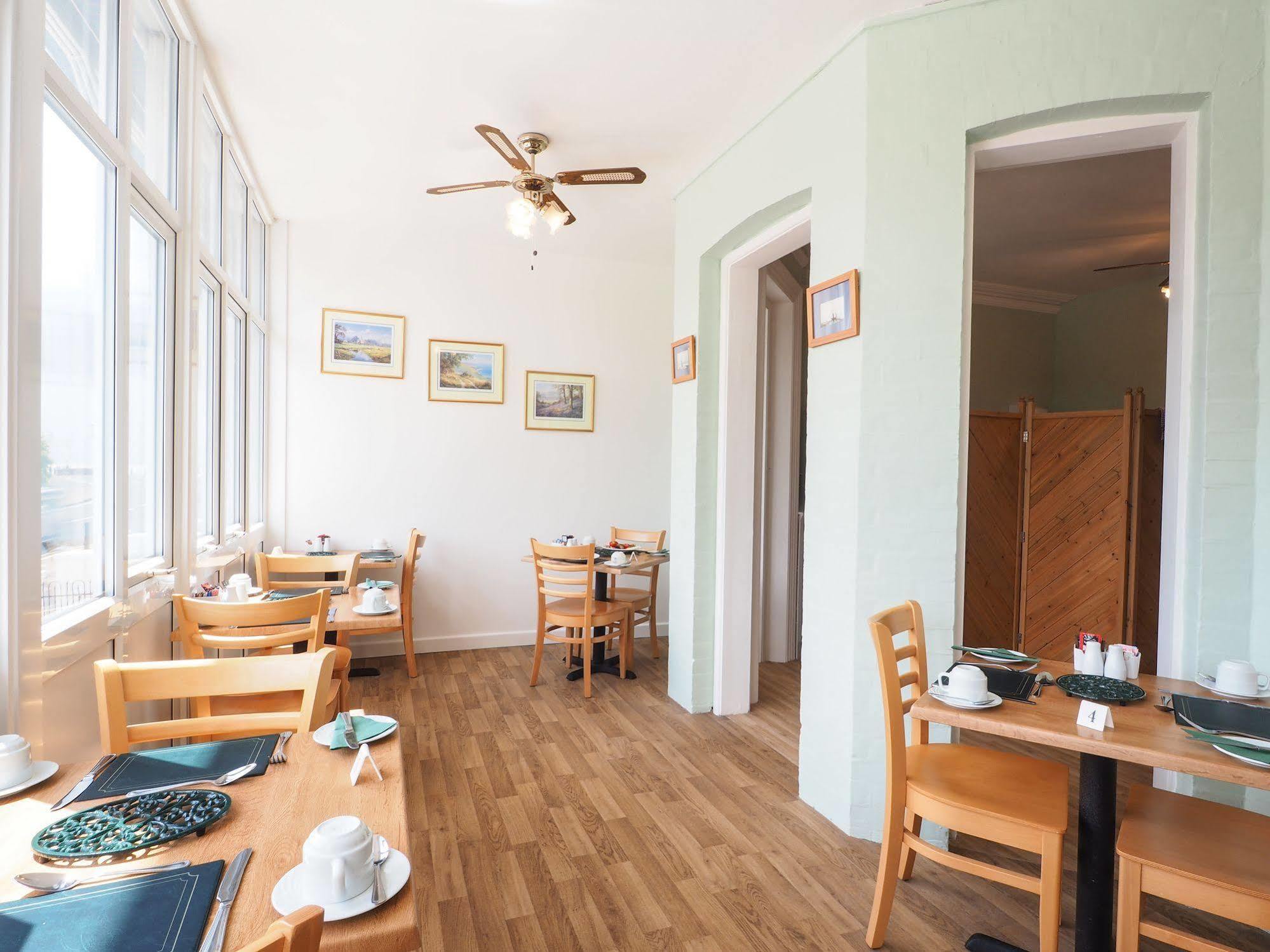 איסטבורן By The Sea Bed And Breakfast מראה חיצוני תמונה